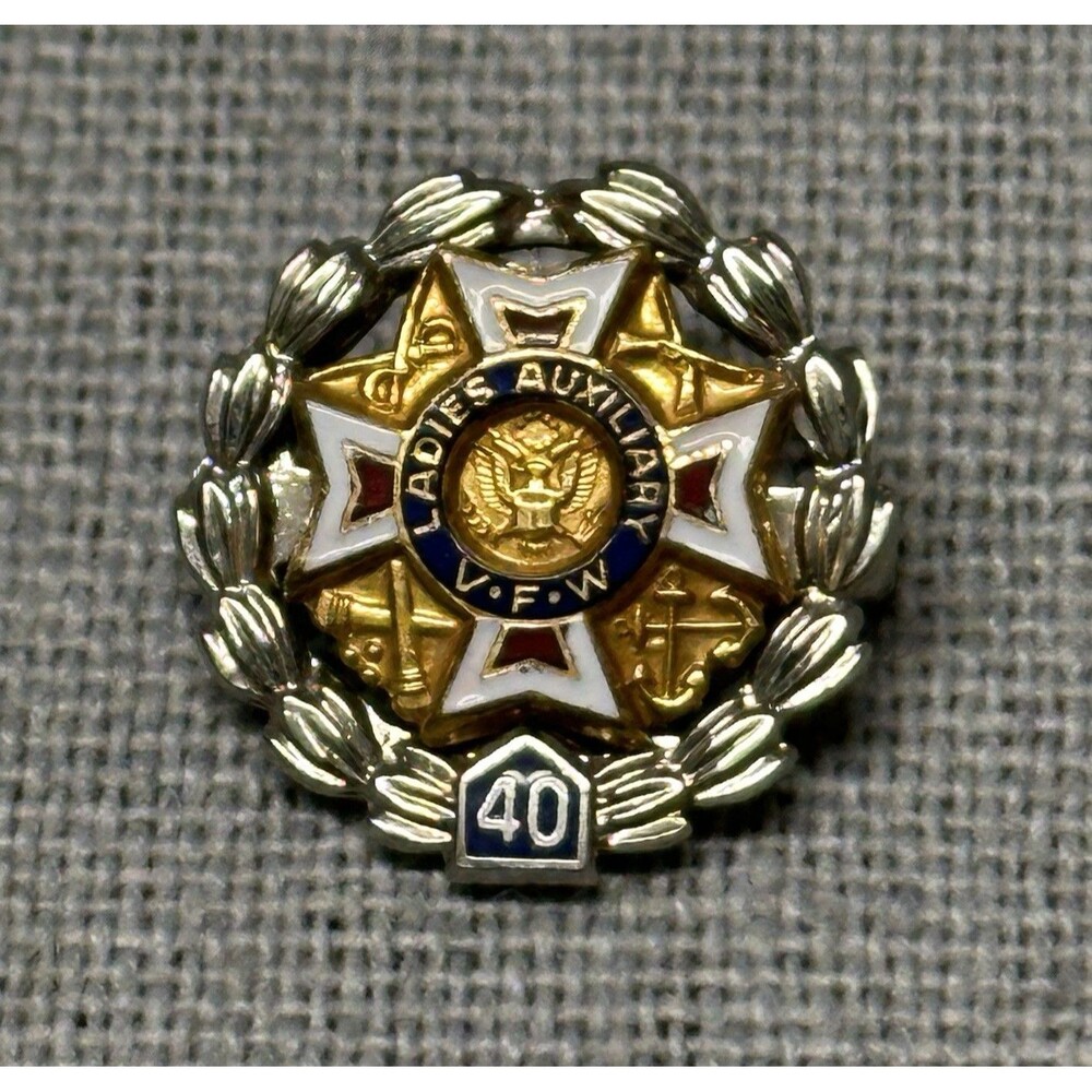 Vintage LADIES AUXILIARY VFW 40 Years Sterling Enamel Pin Verterans Foreign Wars